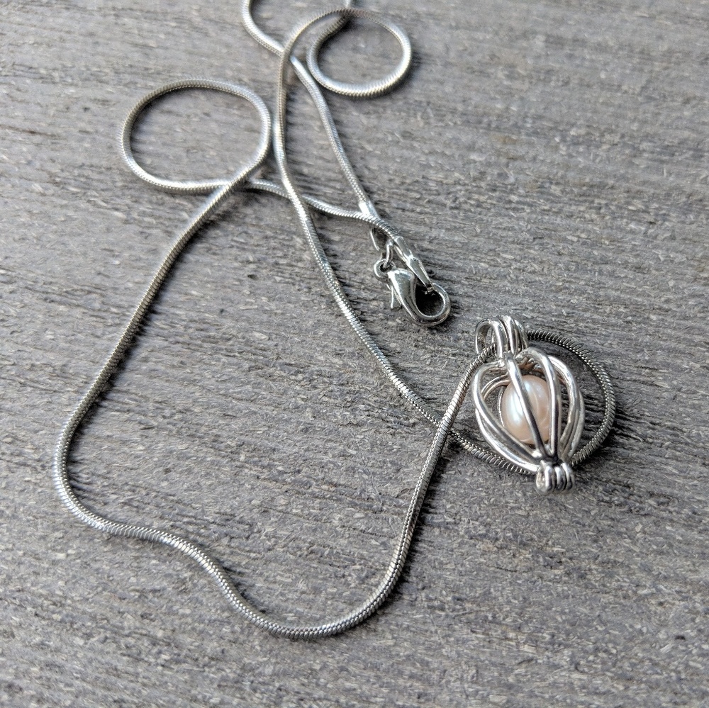 Authentic pearl necklace